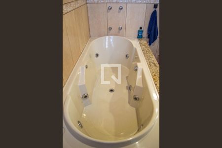 Casa à venda com 277m², 5 quartos e 2 vagasBanheira 