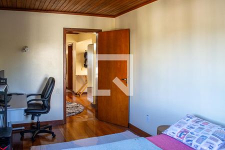 Casa à venda com 277m², 5 quartos e 2 vagasQuarto 2 