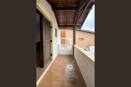 Casa de condomínio à venda com 300m², 4 quartos e 2 vagassacada da Suíte 1