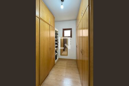 Casa de condomínio à venda com 300m², 4 quartos e 2 vagasCloset da suíte 1