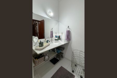 Casa de condomínio à venda com 300m², 4 quartos e 2 vagasBanheiro da Suíte 1