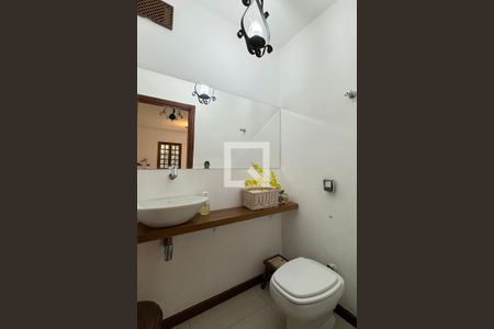 Lavabo de casa de condomínio para alugar com 4 quartos, 300m² em Alphaville, Santana de Parnaíba