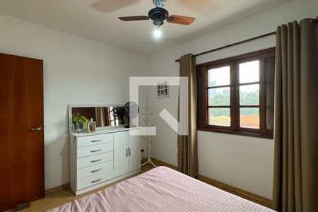Casa de condomínio à venda com 300m², 4 quartos e 2 vagasQuarto 3
