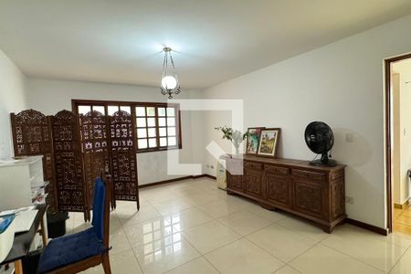 Casa de condomínio à venda com 300m², 4 quartos e 2 vagasEscritório