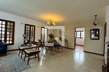 Sala de casa de condomínio para alugar com 4 quartos, 300m² em Alphaville, Santana de Parnaíba