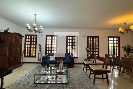 Sala de casa de condomínio para alugar com 4 quartos, 300m² em Alphaville, Santana de Parnaíba