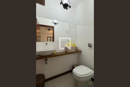 Lavabo de casa de condomínio para alugar com 4 quartos, 300m² em Alphaville, Santana de Parnaíba