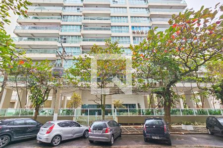 Apartamento para alugar com 249m², 4 quartos e 2 vagasFachada