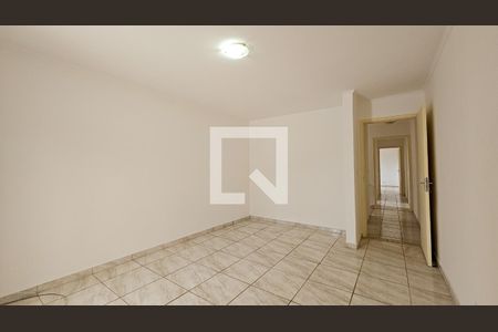 Casa para alugar com 235m², 3 quartos e 2 vagas Casa para alugar com 235m², 3 quartos e 2 vagasQuarto