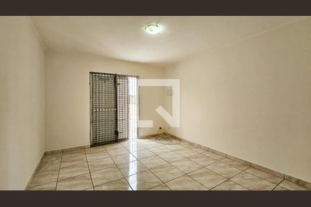 Casa para alugar com 235m², 3 quartos e 2 vagas Casa para alugar com 235m², 3 quartos e 2 vagasQuarto