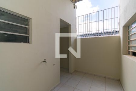 Casa para alugar com 57m², 2 quartos e sem vagaÁrea comum