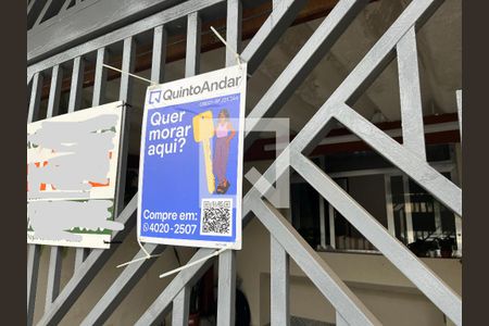 Casa à venda com 106m², 3 quartos e 1 vagaFachada