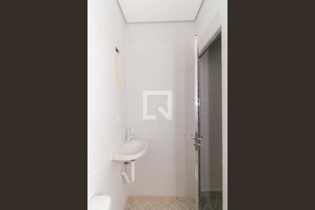 Casa de condomínio para alugar com 57m², 2 quartos e sem vaga Casa de condomínio para alugar com 57m², 2 quartos e sem vagaBanheiro