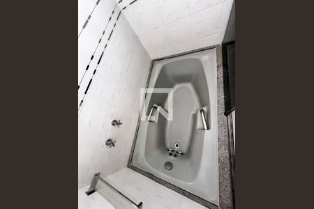 Apartamento à venda com 237m², 3 quartos e 3 vagasBanheiro Social