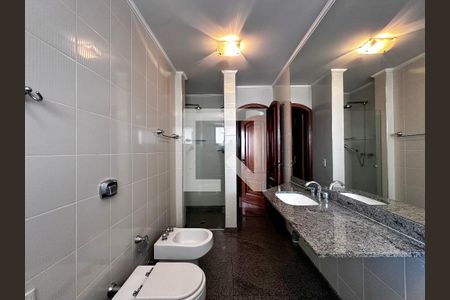 Apartamento à venda com 237m², 3 quartos e 3 vagasBanheiro Suíte 2