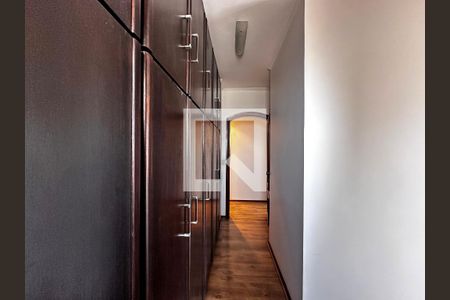 Apartamento à venda com 237m², 3 quartos e 3 vagasCloset Suíte 2