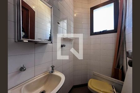Apartamento à venda com 237m², 3 quartos e 3 vagasBanheiro de Serviço
