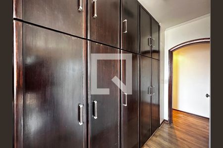 Apartamento à venda com 237m², 3 quartos e 3 vagasCloset Suíte 2