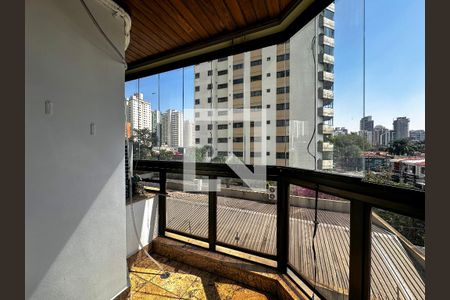Apartamento à venda com 237m², 3 quartos e 3 vagasSacada Suíte 2
