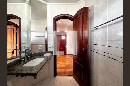 Apartamento à venda com 237m², 3 quartos e 3 vagasBanheiro Social