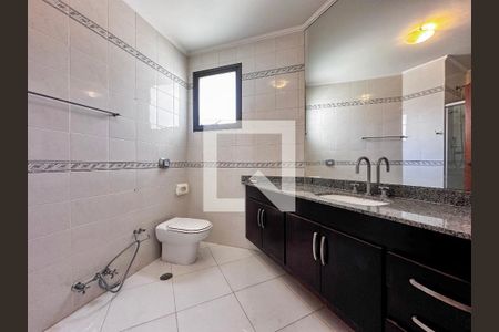 Apartamento à venda com 237m², 3 quartos e 3 vagasBanheiro Suíte 1