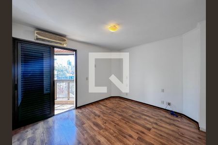 Apartamento à venda com 237m², 3 quartos e 3 vagasSuíte 2