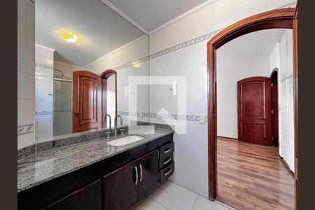 Apartamento à venda com 237m², 3 quartos e 3 vagasBanheiro Suíte 1