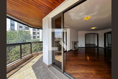 Apartamento à venda com 237m², 3 quartos e 3 vagasSacada