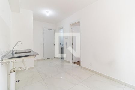 Cozinha de apartamento à venda com 1 quarto, 24m² em Jardim Santa Emília, São Paulo