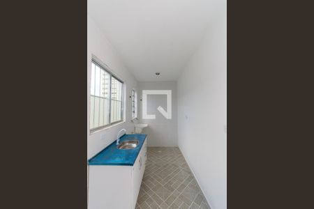 Cozinha de casa de condomínio para alugar com 1 quarto, 22m² em Vila Diva (zona Leste), São Paulo