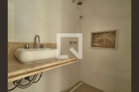 Apartamento à venda com 180m², 3 quartos e 3 vagasBanheiro da Suíte 1