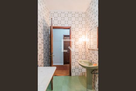 Casa para alugar com 230m², 4 quartos e 5 vagasBanheiro Social