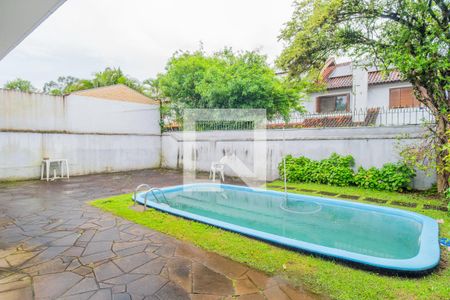 Casa para alugar com 230m², 4 quartos e 5 vagasQuintal