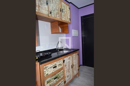 Cozinha de apartamento para alugar com 1 quarto, 25m² em Pinheiros, São Paulo