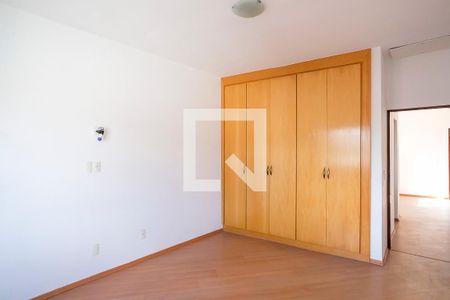 Casa à venda com 343m², 3 quartos e 6 vagasQuarto 1