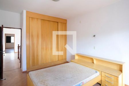 Casa à venda com 343m², 3 quartos e 6 vagasQuarto 2