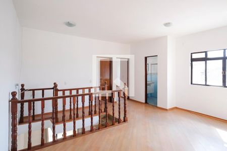 Casa à venda com 343m², 3 quartos e 6 vagasAcesso aos quartos