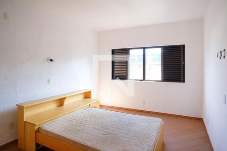 Casa à venda com 343m², 3 quartos e 6 vagasQuarto 2