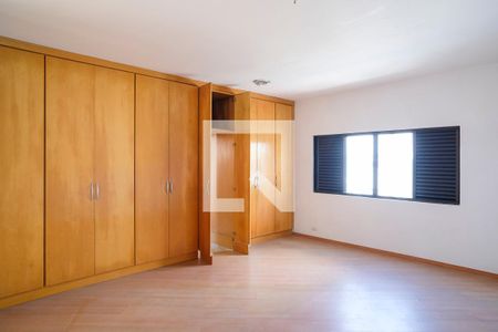 Casa à venda com 343m², 3 quartos e 6 vagasSuíte