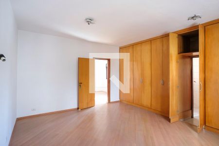 Casa à venda com 343m², 3 quartos e 6 vagasSuíte