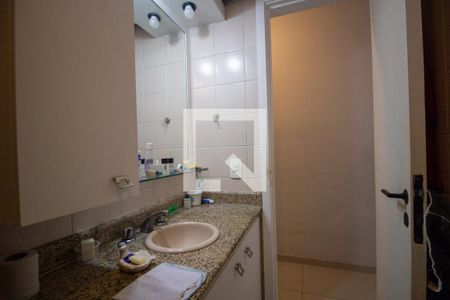 Apartamento à venda com 78m², 3 quartos e 1 vaga Apartamento à venda com 78m², 3 quartos e 1 vagaBanheiro Social