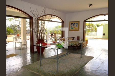 Casa à venda com 4 quartos, 850m² em Jardim Leonor, São Paulo