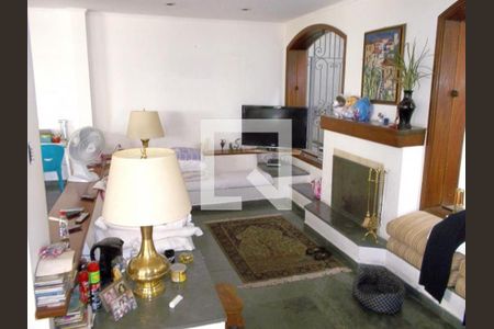 Casa à venda com 4 quartos, 850m² em Jardim Leonor, São Paulo