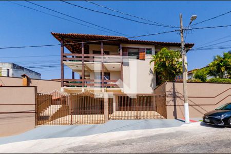 Casa à venda com 366m², 4 quartos e 8 vagasFachada