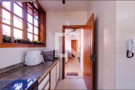 Casa à venda com 366m², 4 quartos e 8 vagasCozinha