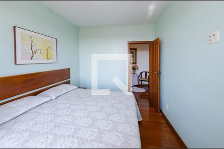 Casa à venda com 366m², 4 quartos e 8 vagasQuarto 1