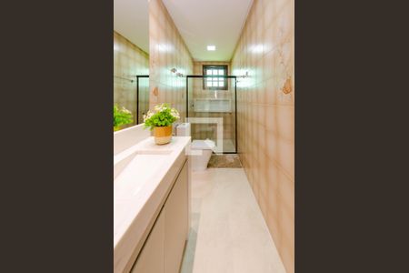 Casa à venda com 366m², 4 quartos e 8 vagasBanheiro