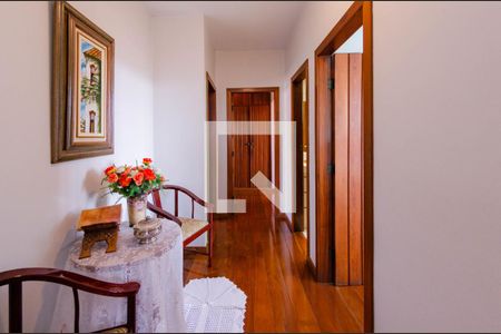 Casa à venda com 366m², 4 quartos e 8 vagasCorredor