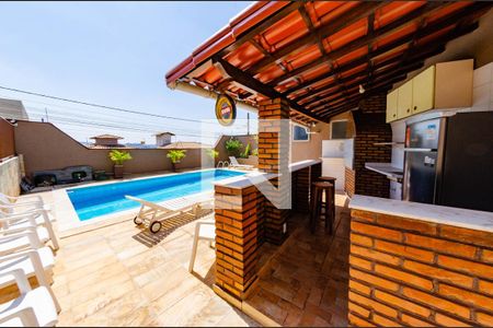 Casa à venda com 366m², 4 quartos e 8 vagasÁrea externa