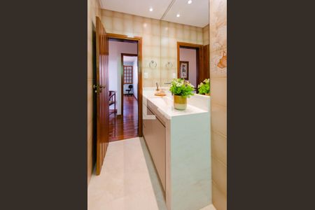 Casa à venda com 366m², 4 quartos e 8 vagasBanheiro